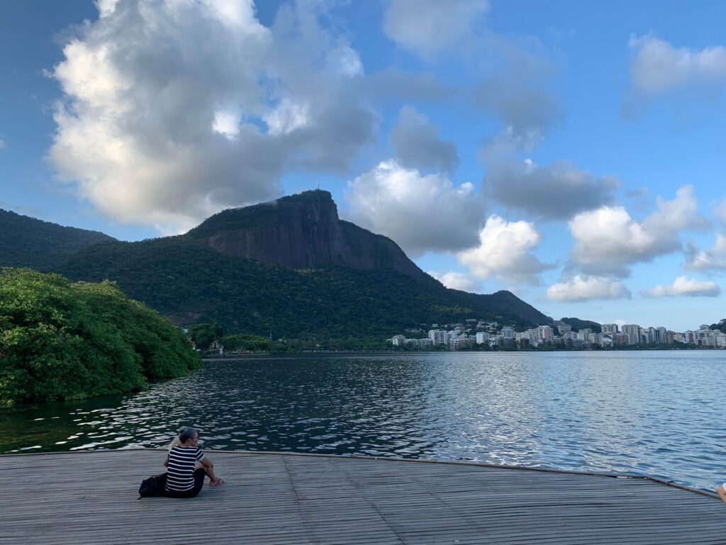 Rodrigo de Freitas é uma lagoa localizada na Zona Sul do município do Rio de Janeiro. Embora receba as águas de diversos rios tributários que descem das encostas circundantes, entre os quais se destaca o Rio dos Macacos, apresenta águas salobras.