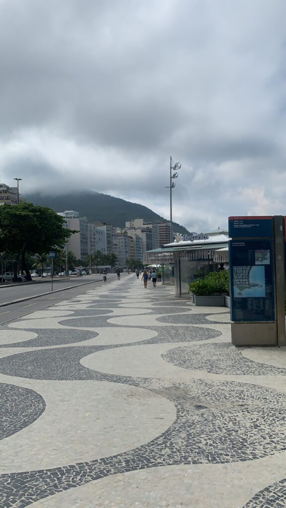 O piso de pedras portuguesas de Copacabana, também conhecido como calçadão de Copacabana ou mosaico de Burle Marx em Copacabana é um calçadão situado nos bairros de Copacabana e do Leme, na zona sul da cidade do Rio de Janeiro, Brasil.